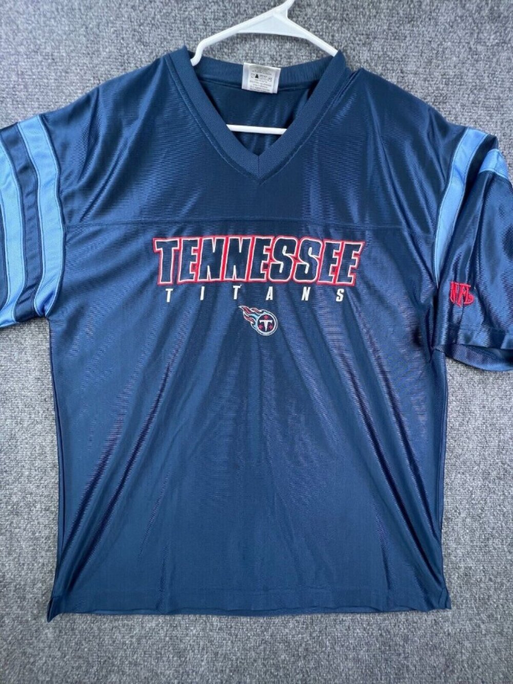 NFL Tennessee Titans Embroied Logo Officially Lisensed Large Blue Adult Men's